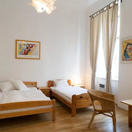 Royal Serikova Apartman *